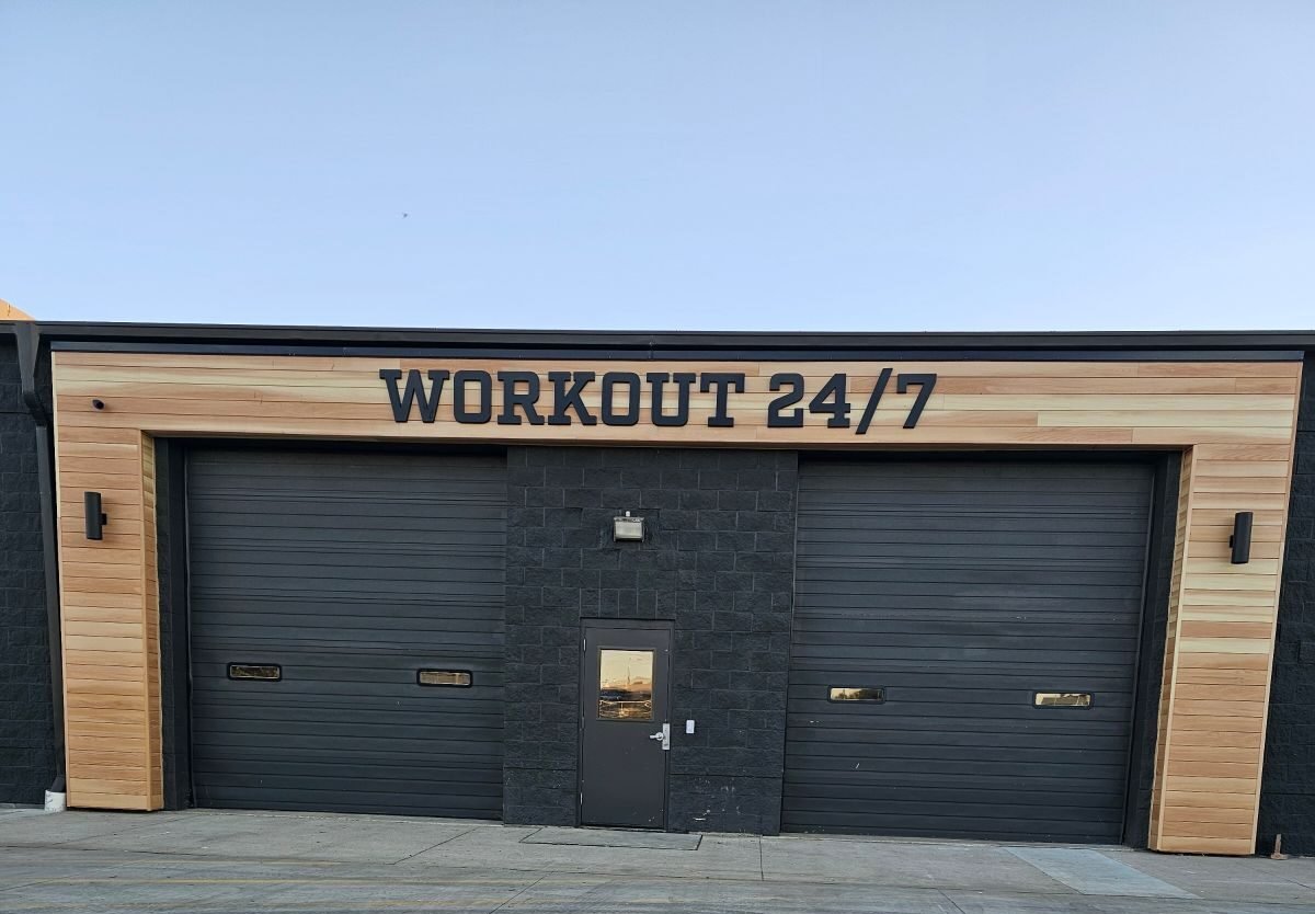 Workout 24/7 Gym Exterior